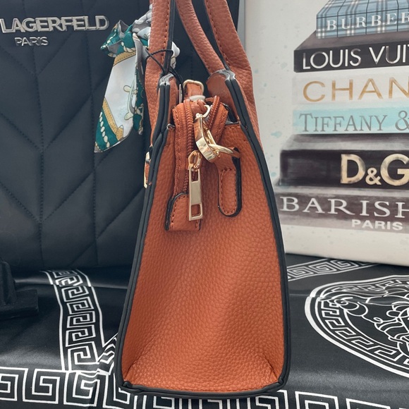 🌟Caramel Color Satchel Tote Bag with Gold Accents🌟NWT also can be crossbody - Picture 4 of 9